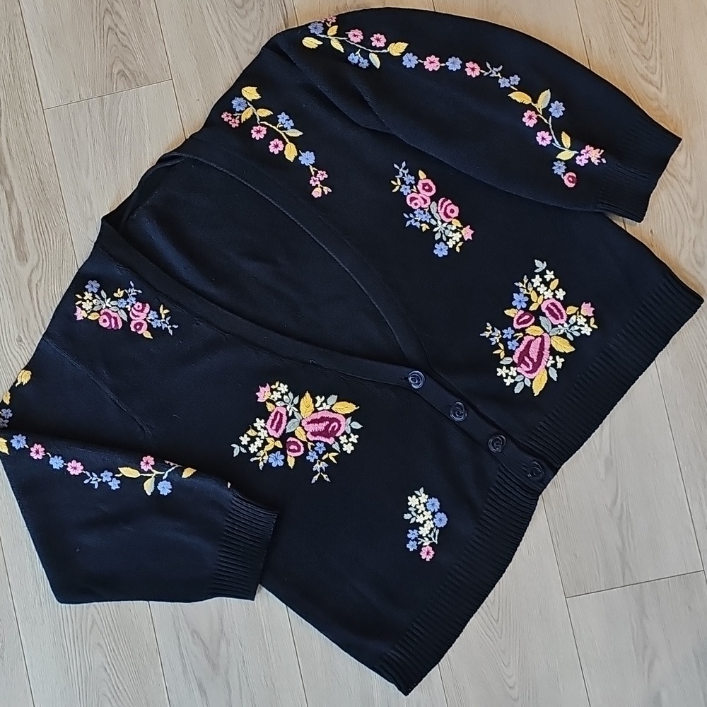 Floral Embroidered Granny Cottagecore‎ Deep V-Neck Knit Cardigan Sweater, XL